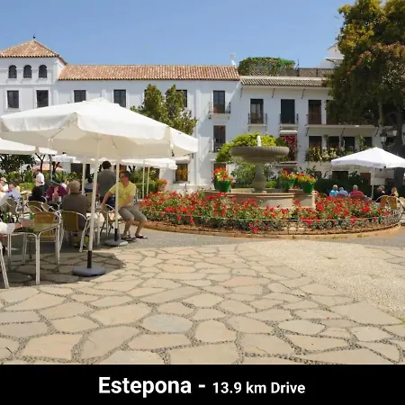 Villa Your Away From Home. Estepona
